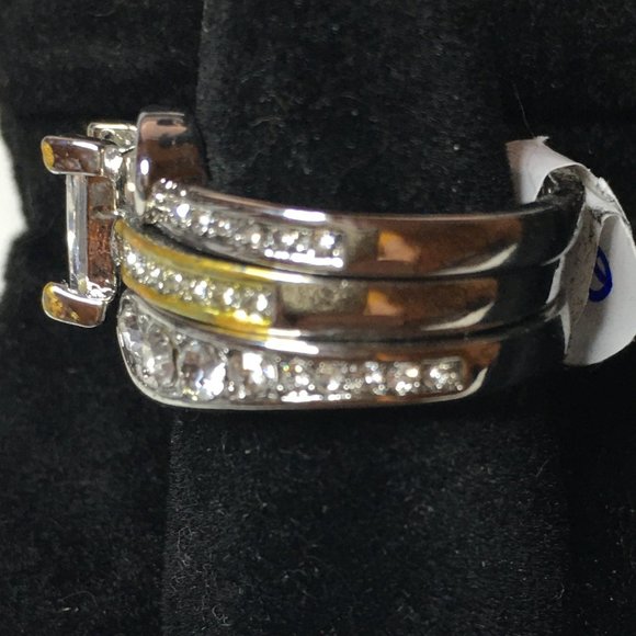 ring - Picture 3 of 10